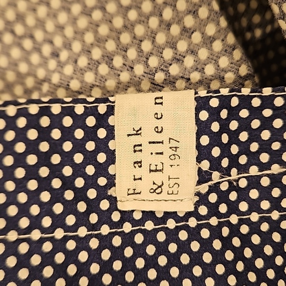💕FRANK & EILEEN💕 Barry Woven Button Up Blouse - Navy Polka Dots Print Small - Picture 15 of 16